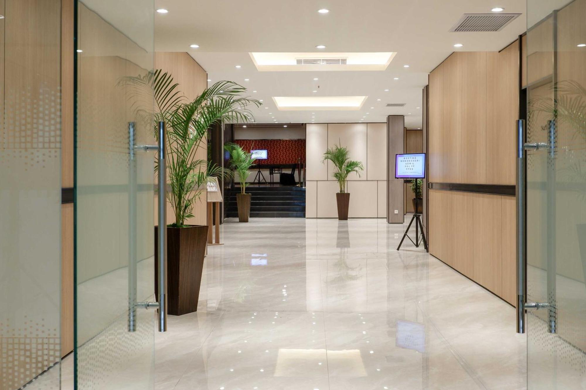 Hotel Orchardz Jayakarta Exterior foto